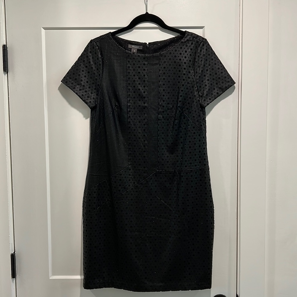 Muse Beautiful Faux Leather black with gold glimmer underlay dress size 6 NWOT